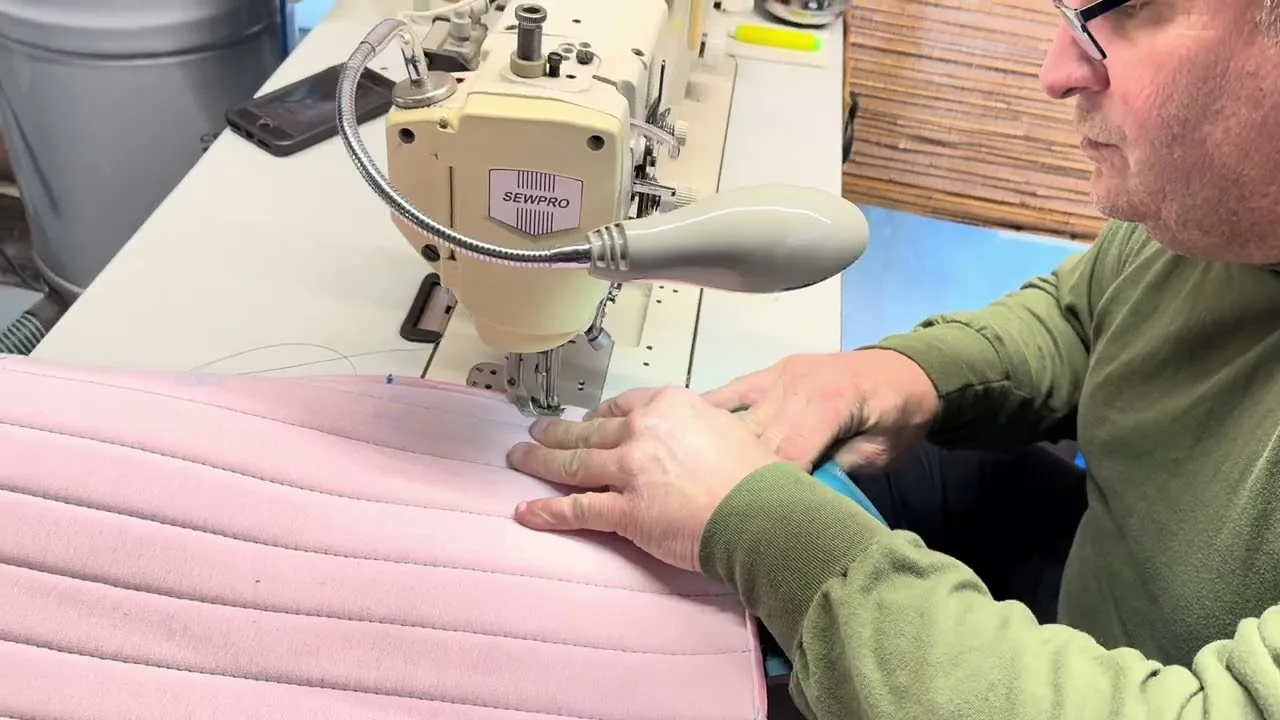 Pleated vinyl: Long arm with the puller